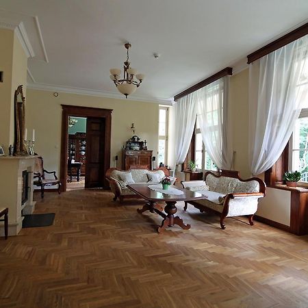 エルブロンク Dwor Bieland Bed & Breakfast エクステリア 写真