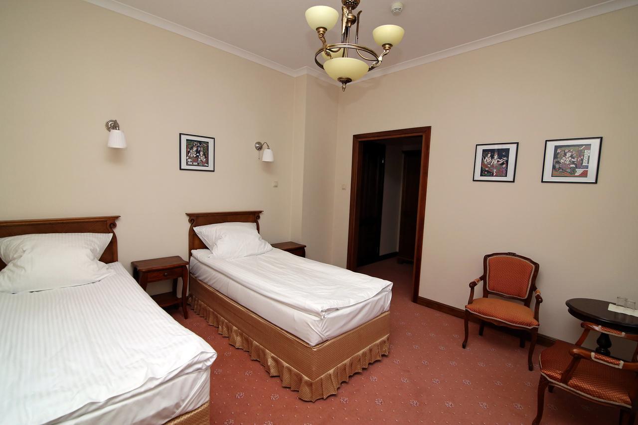 エルブロンク Dwor Bieland Bed & Breakfast エクステリア 写真