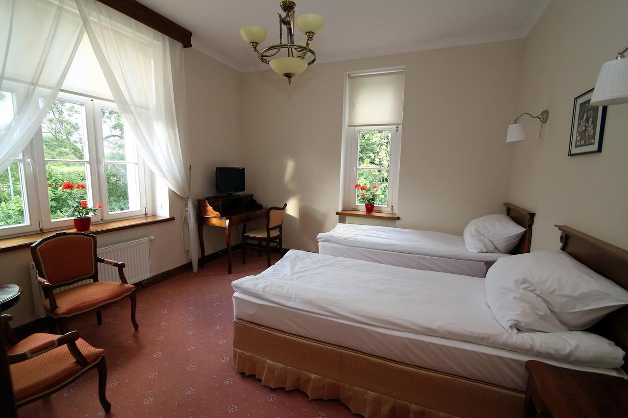 エルブロンク Dwor Bieland Bed & Breakfast エクステリア 写真