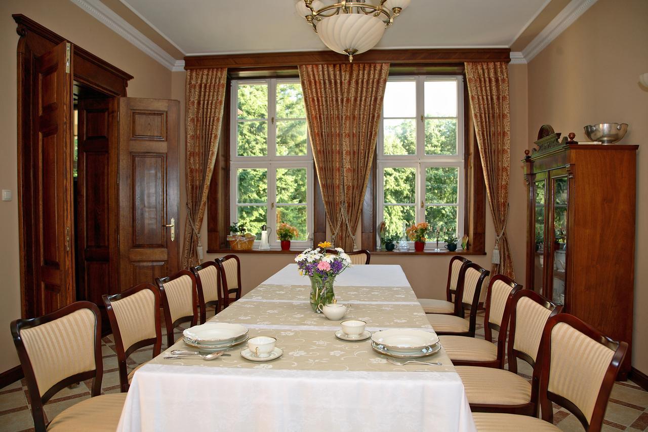 エルブロンク Dwor Bieland Bed & Breakfast エクステリア 写真