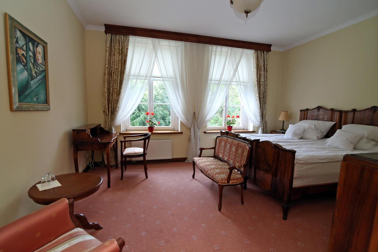 エルブロンク Dwor Bieland Bed & Breakfast エクステリア 写真
