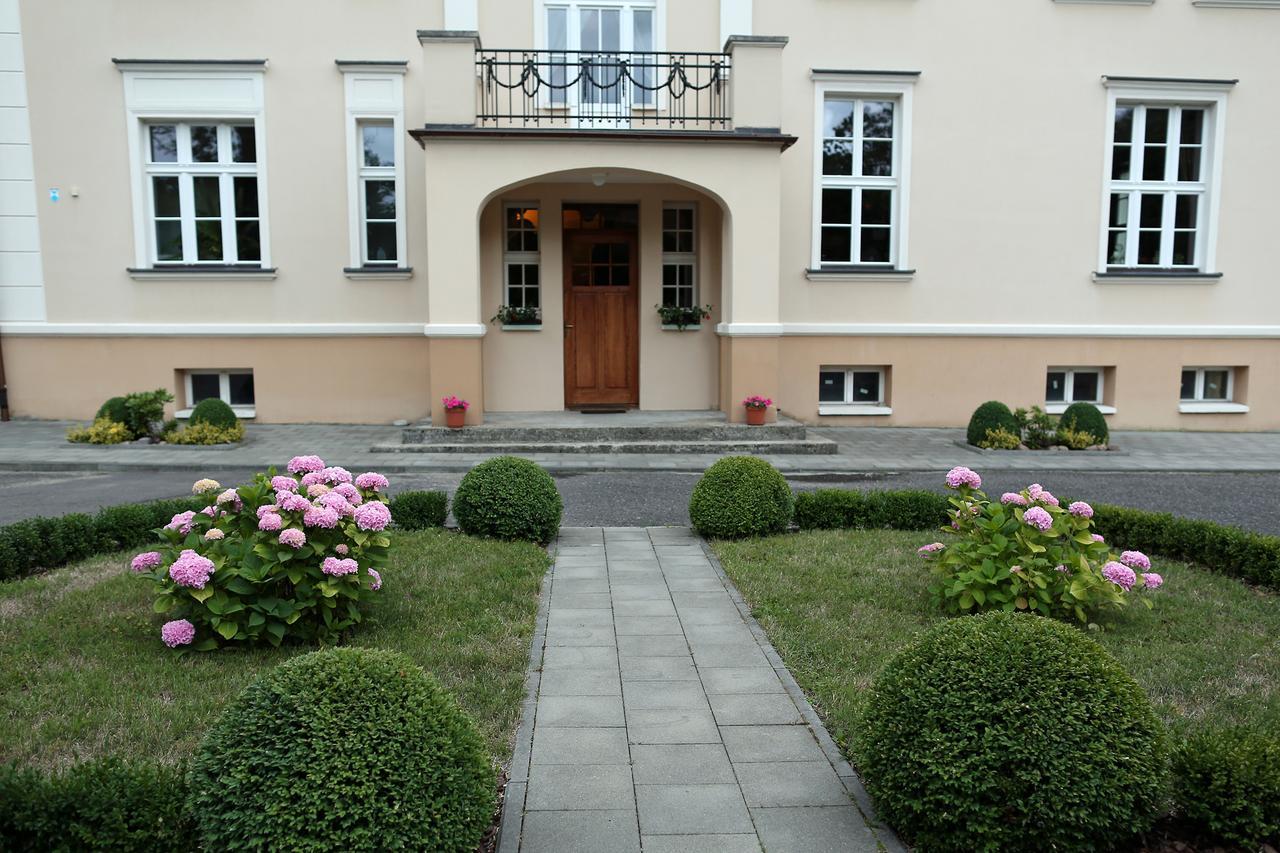 エルブロンク Dwor Bieland Bed & Breakfast エクステリア 写真